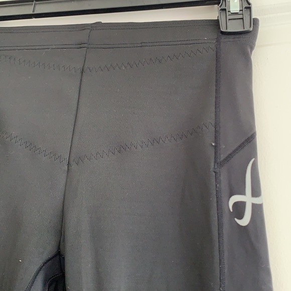 CW-X women’s compression pants - Picture 3 of 7